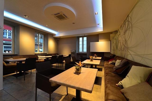 雷汀戈尔庄园酒店 萨尔布吕肯 外观 照片